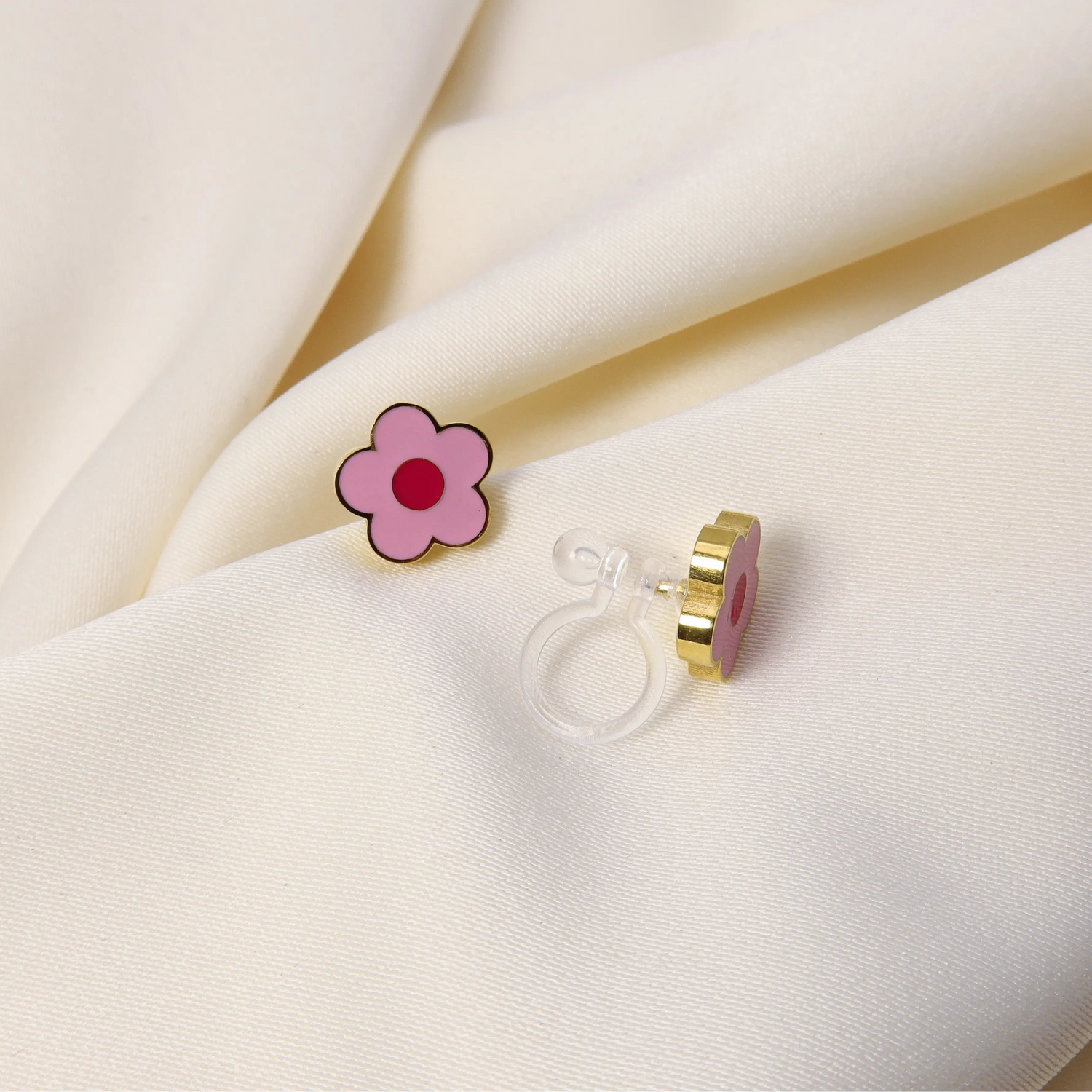 Blume Kinder Ohrclips in Gold von CLYPS Kids – Ohrringe ohne Ohrlöcher