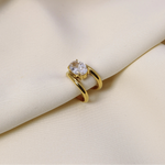 Delia Ear Cuff in Gold mit Zirkonia-Steinen von CLYPS