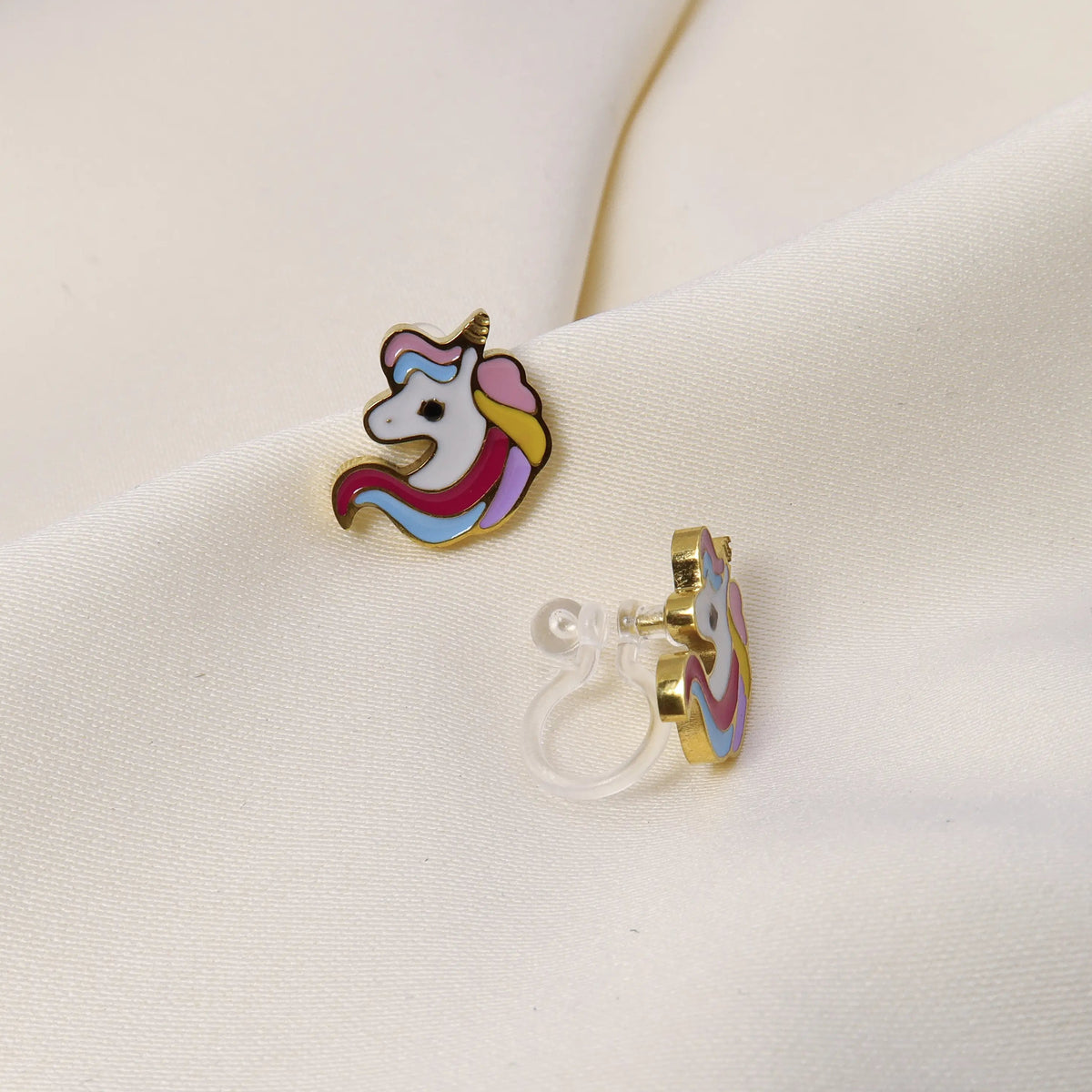 Einhorn Kinder Ohrclips in Gold von CLYPS Kids – Ohrringe ohne Ohrlöcher