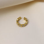 Detailansicht des Juliette Ear Cuff in Gold