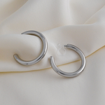 Romy Hoops Ohrclips in Silber von CLYPS – Clip-Ohrringe ohne Ohrlöcher