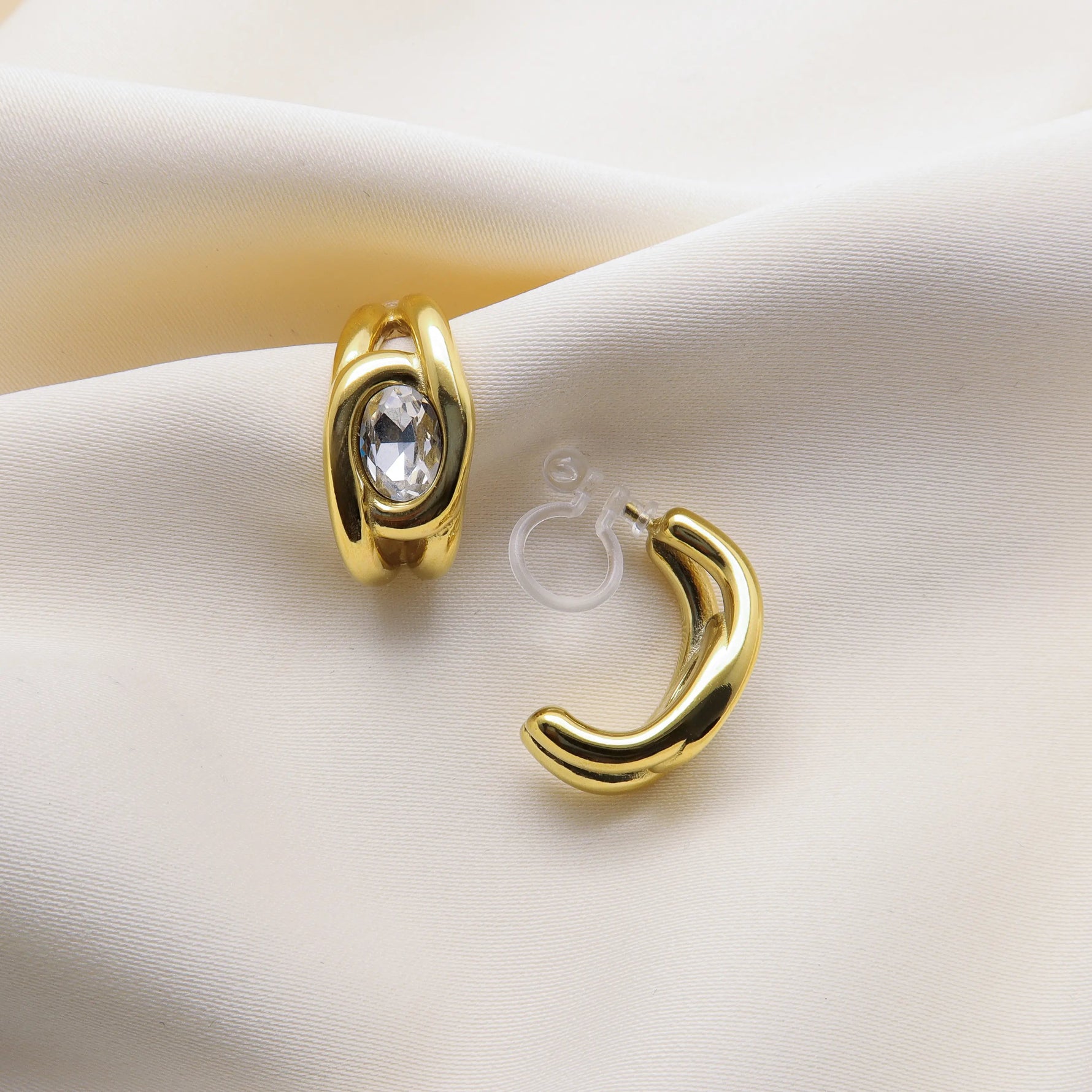 Valerie Ohrclips in Gold von CLYPS – Clip-Ohrringe ohne Ohrlöcher